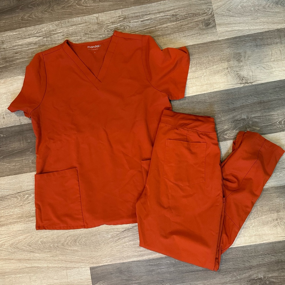 Women's Mandala Rust Scrub Set